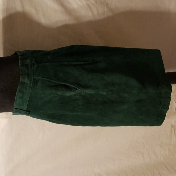 Green suede skort - Picture 4 of 6